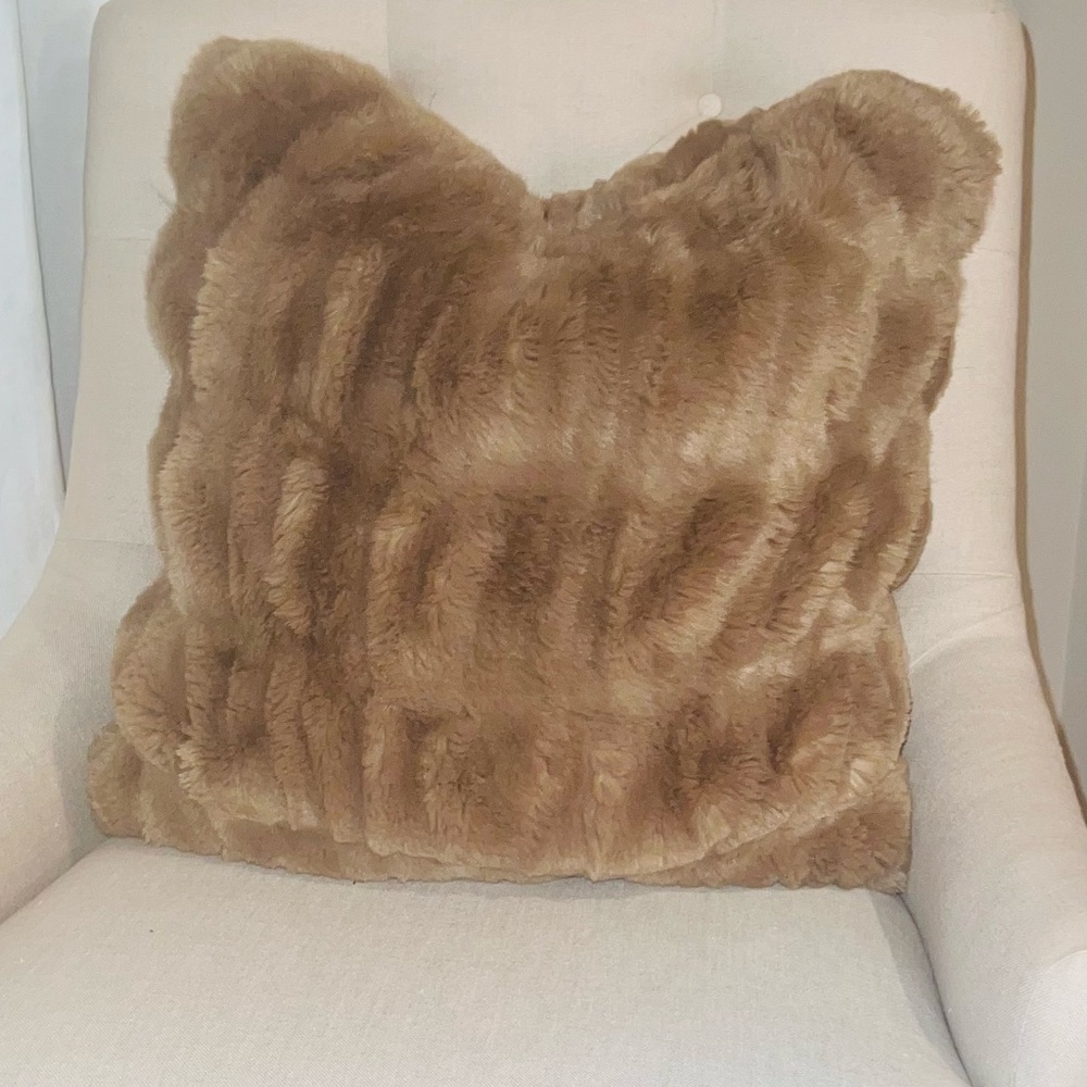 Pottery barn Ruched faux fur pillow cover